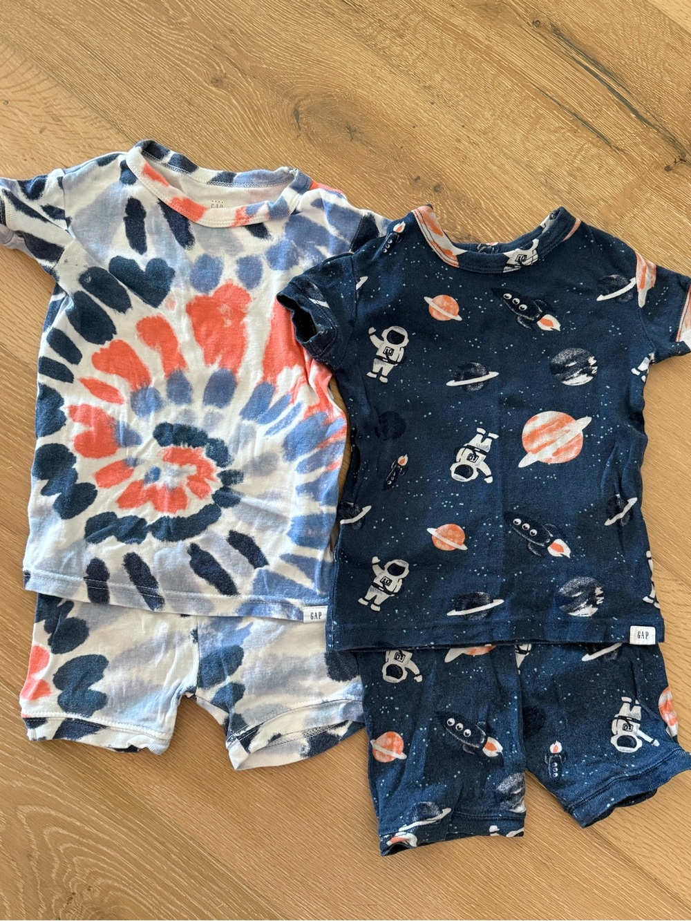 BUNDLE set of 2 GAP Baby organic cotton Pajamas. Size 2.